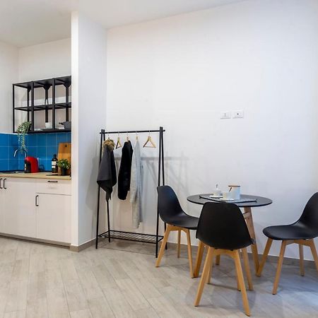 Cool And Stylish City Apartment - Wifi Trieste Bagian luar foto