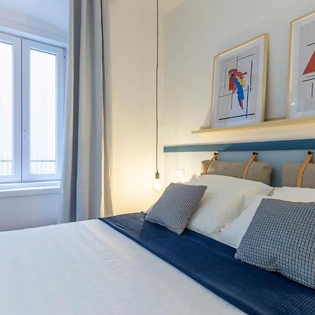 Cool And Stylish City Apartment - Wifi Trieste Bagian luar foto
