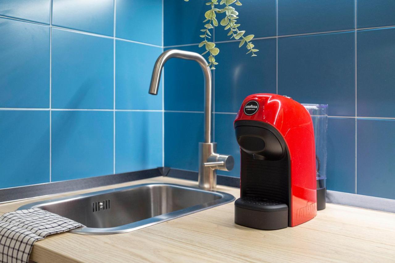 Cool And Stylish City Apartment - Wifi Trieste Bagian luar foto