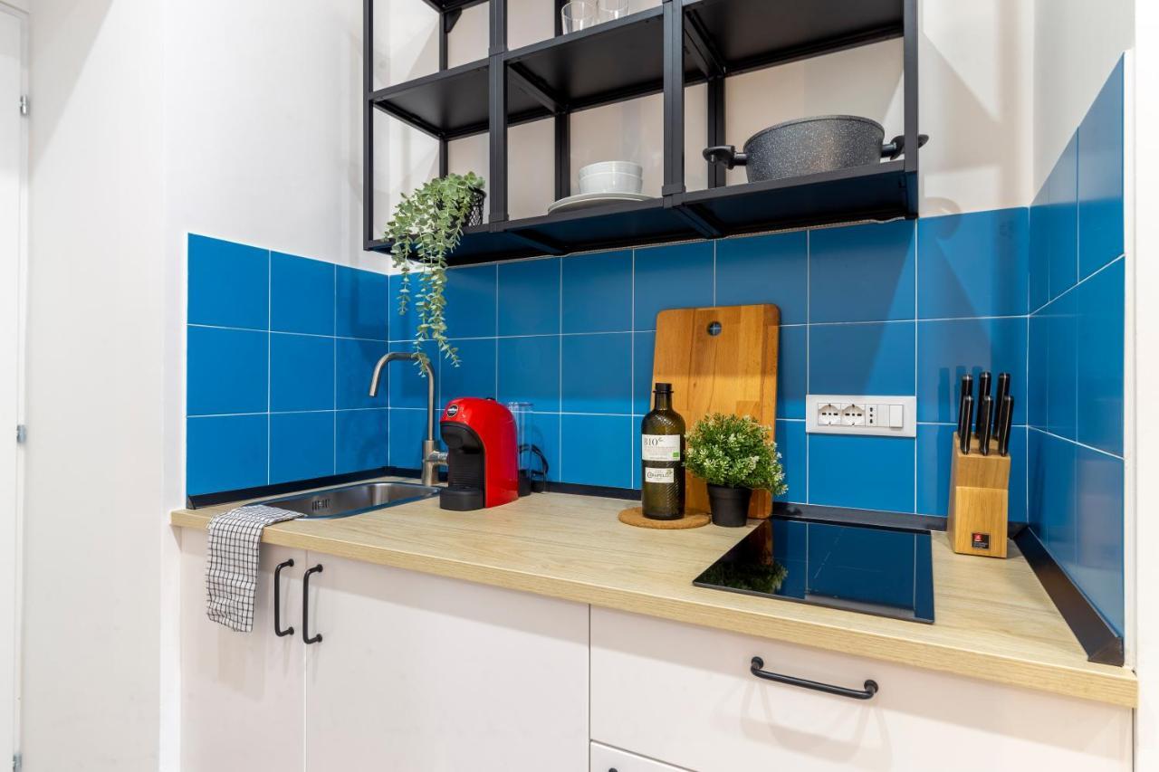 Cool And Stylish City Apartment - Wifi Trieste Bagian luar foto